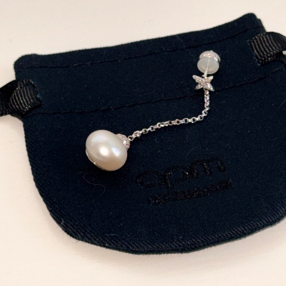 APM Pearl Drop Dangle Earring in White Pearl - only 1 - Picture 4 of 4